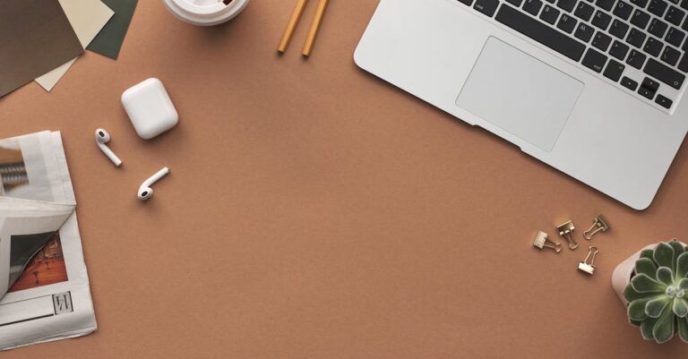 découvrez le mode de vie captivant des digital nomads, qui allient travail à distance et exploration du monde. apprenez comment concilier carrière et voyages, tout en profitant de la liberté et de l'aventure qu'offre ce style de vie unique.