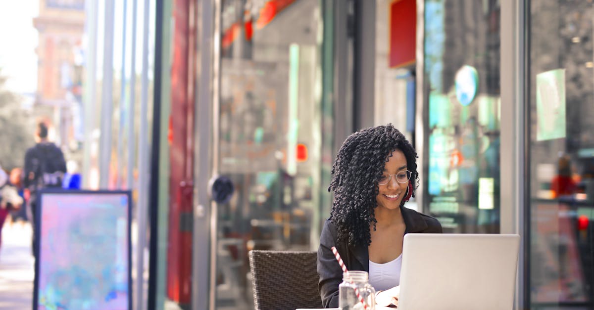 découvrez le mode de vie des digital nomads : travaillez de n'importe où dans le monde tout en explorant de nouvelles cultures. apprenez comment allier liberté, voyage et carrière grâce aux outils numériques modernes.