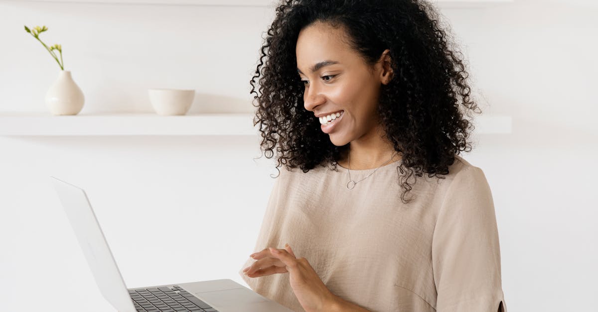 découvrez l'univers fascinant des entrepreneurs nomades, qui allient liberté et créativité. apprenez comment ces professionnels innovants tirent parti de la technologie pour travailler depuis n'importe où au monde, tout en équilibrant vie personnelle et professionnelle.