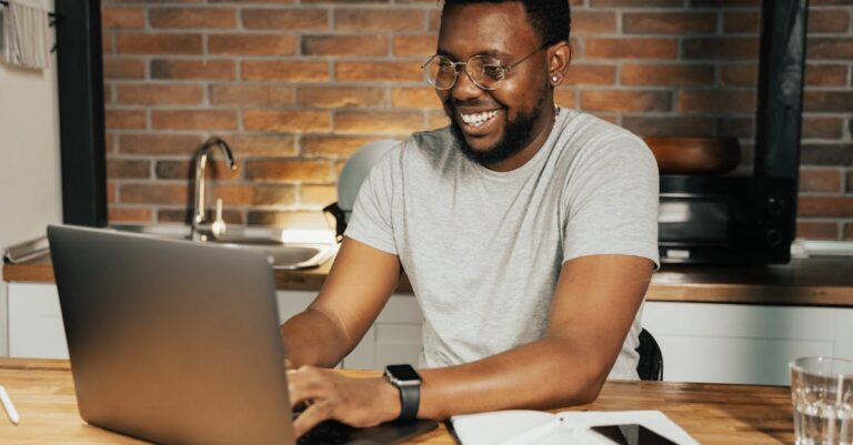 découvrez les outils indispensables pour les entrepreneurs nomades ! explorez des solutions innovantes pour gérer votre activité où que vous soyez, optimiser votre productivité et rester connecté avec vos clients. transformez votre style de vie avec des ressources adaptées à la mobilité.