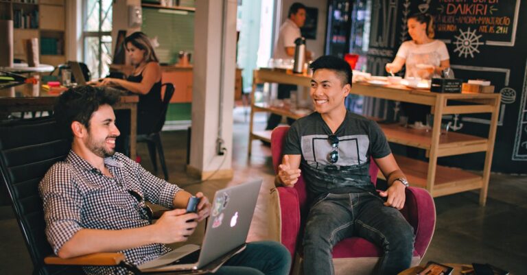 découvrez notre espace de coworking moderne et dynamique, idéal pour les entrepreneurs, freelances et équipes. profitez d'un environnement collaboratif, d'installations professionnelles et d'événements enrichissants pour booster votre productivité et développer votre réseau. rejoignez-nous et transformez votre façon de travailler !